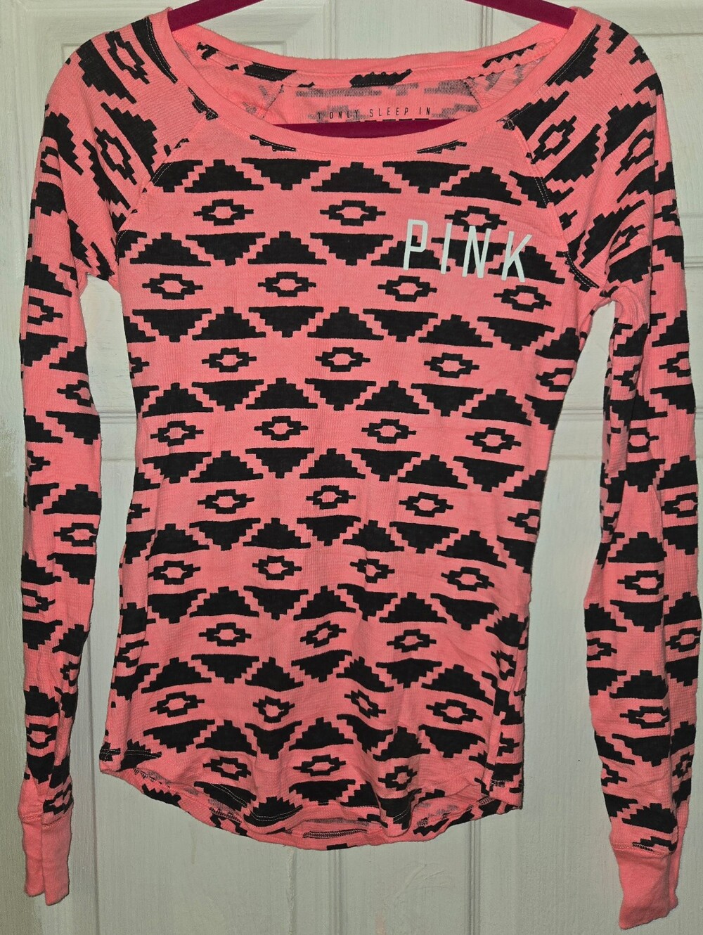PINK Victoria's Secret Women's Long-Sleeve Aztec Print Top - Coral Pink Sz XS